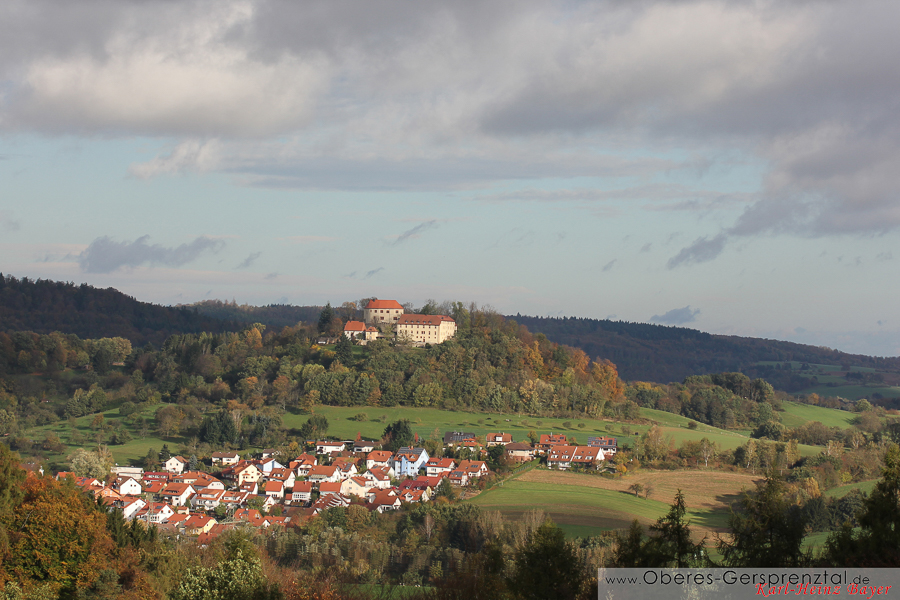 Reichelsheim mit Blick zum Schloss Reichenberg und dem Ortskern von Reichelsheim